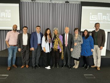 ISCU team and Communications and Development team with Professor Zayn Kassam clicking a picture at the premiere of Islamic Heritage event